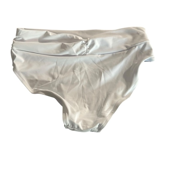 White Bikini Swimwear with Classic Cut - Picture 2 of 3